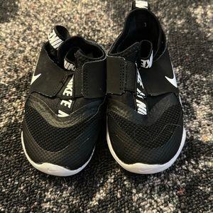 Nike flex runner toddler size 6C